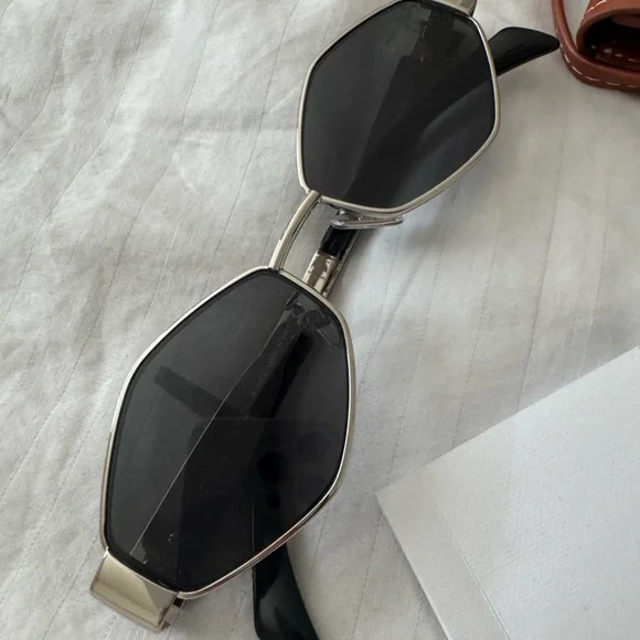 CELINE Triomphe hexagon-frame silver-tone sunglasses - Picture 4 of 15
